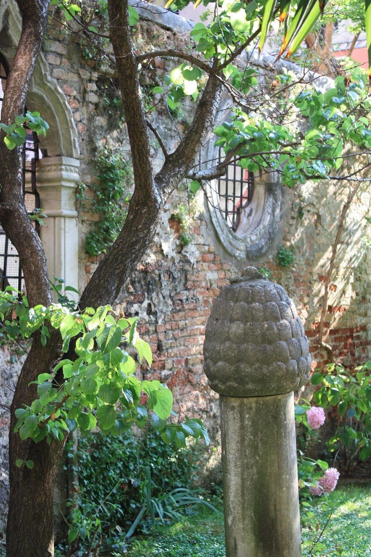 Appartamento Garden Ca' Rezzonico Βενετία Εξωτερικό φωτογραφία
