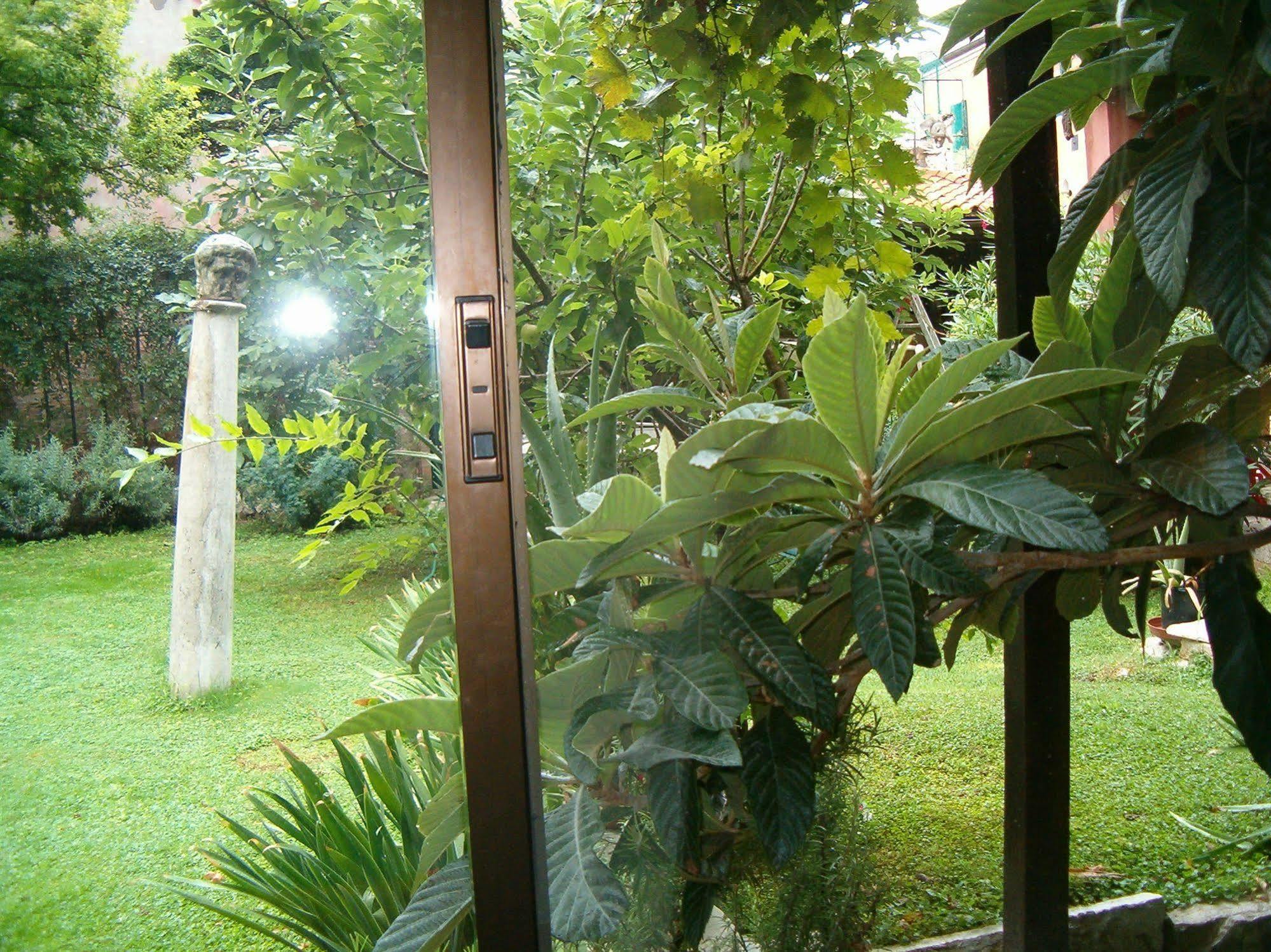 Appartamento Garden Ca' Rezzonico Βενετία Εξωτερικό φωτογραφία