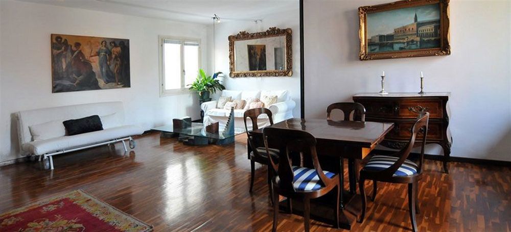 Appartamento Garden Ca' Rezzonico Βενετία Εξωτερικό φωτογραφία
